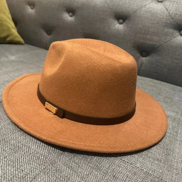 Stylish Tan Fedora Hat with Brown Band - Picture 4 of 5